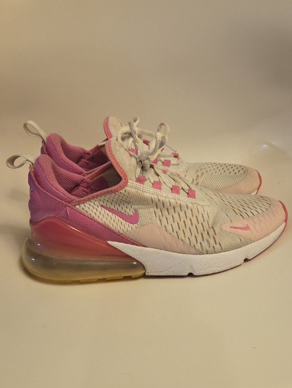 Nike Youth 7y/Women's 8.5 Air Max 270 Sneakers